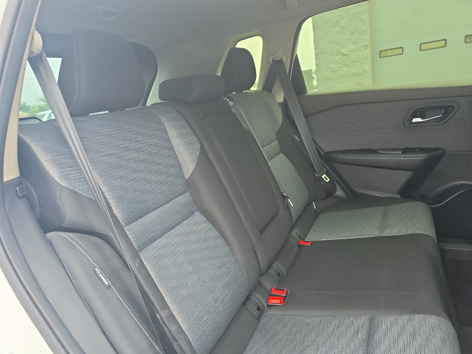 Used 2023 Nissan Rogue SV FWD image 16