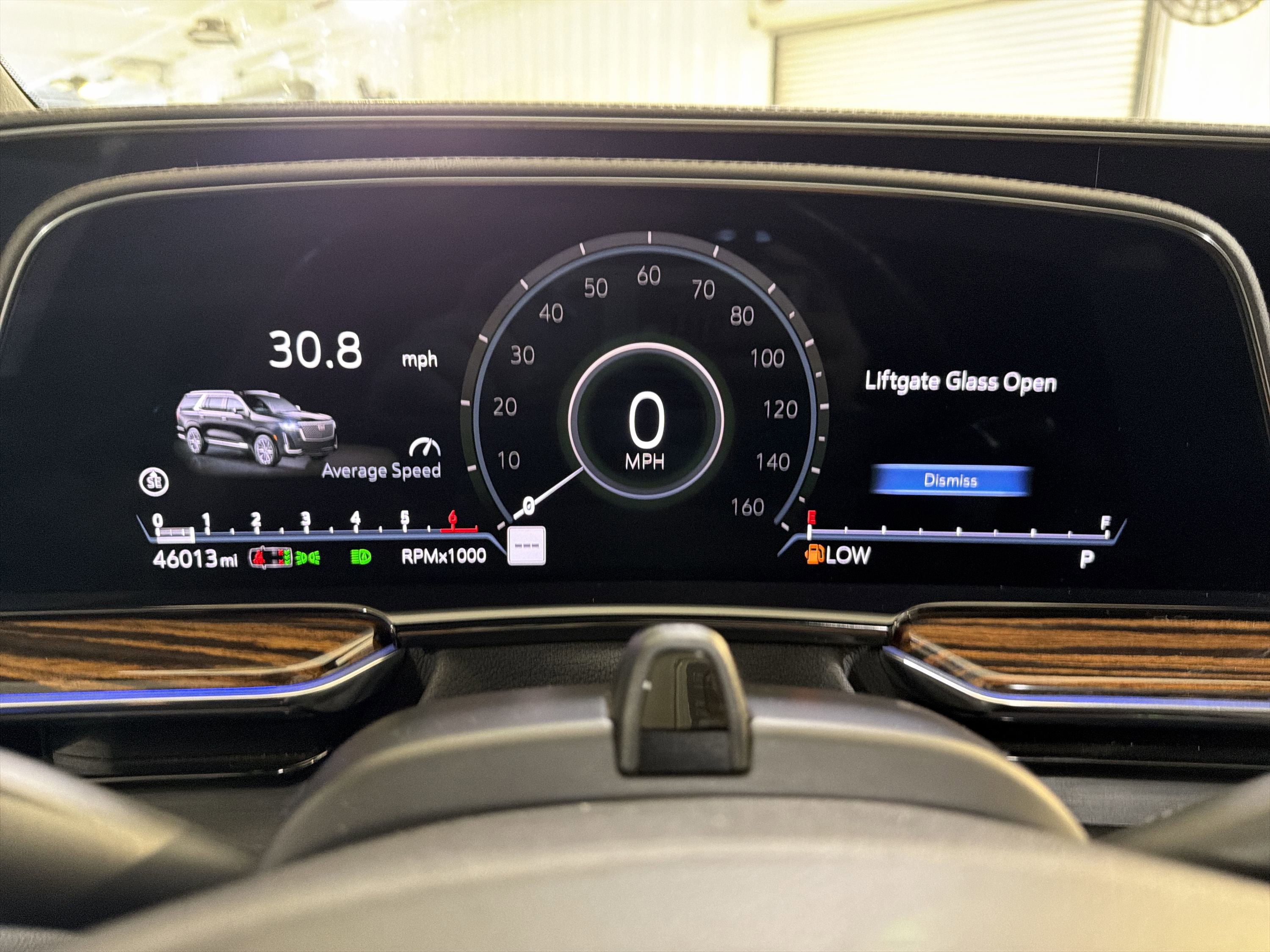 Used 2022 Cadillac Escalade Premium Luxury RWD image 16