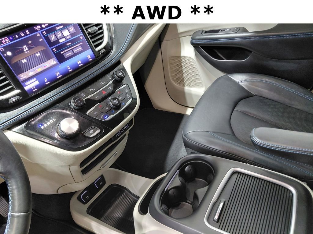 Certified 2021 Chrysler Pacifica Touring-L image 5