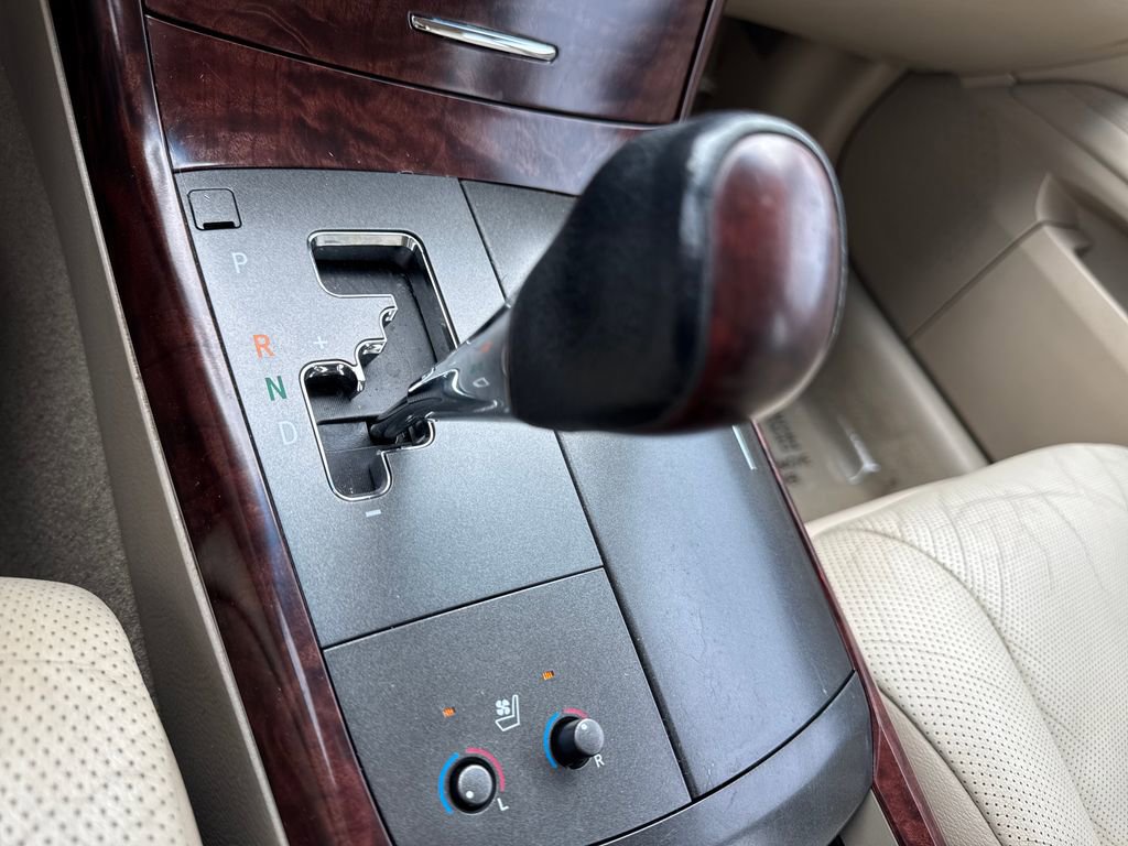 Used 2011 Toyota Avalon Limited FWD image 25