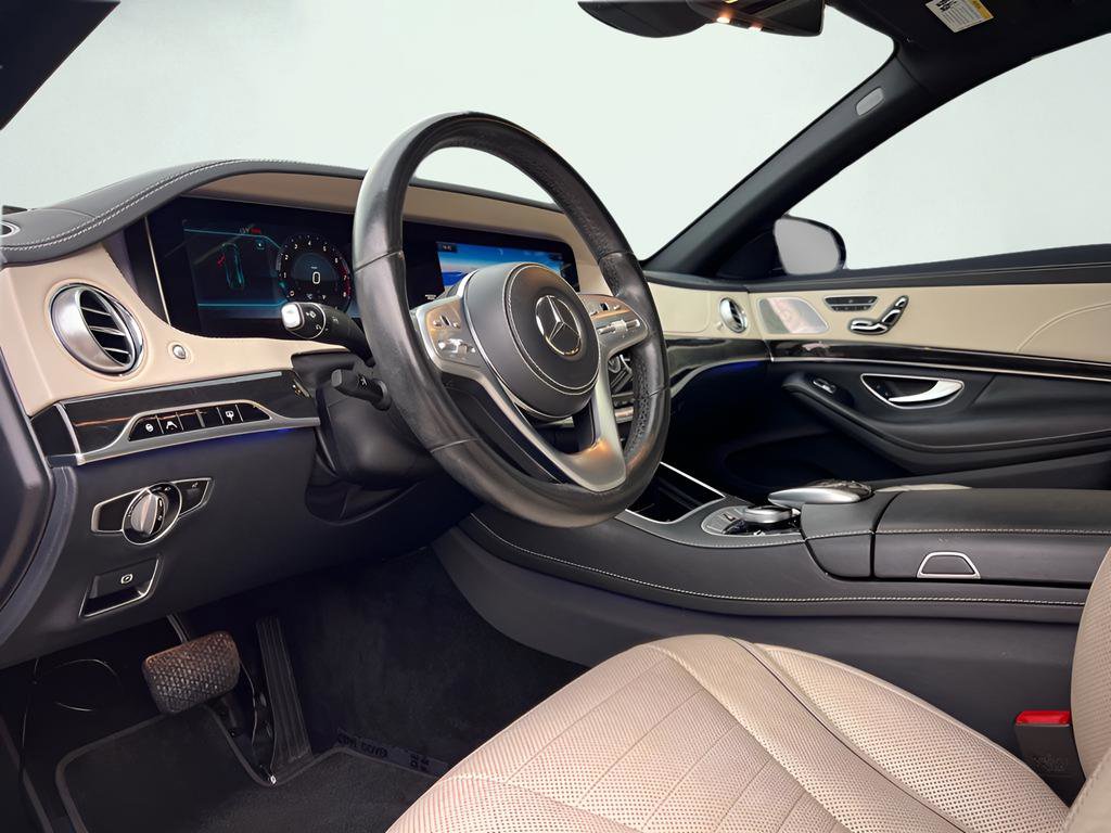 Used 2018 Mercedes-Benz S 560 Sedan image 2
