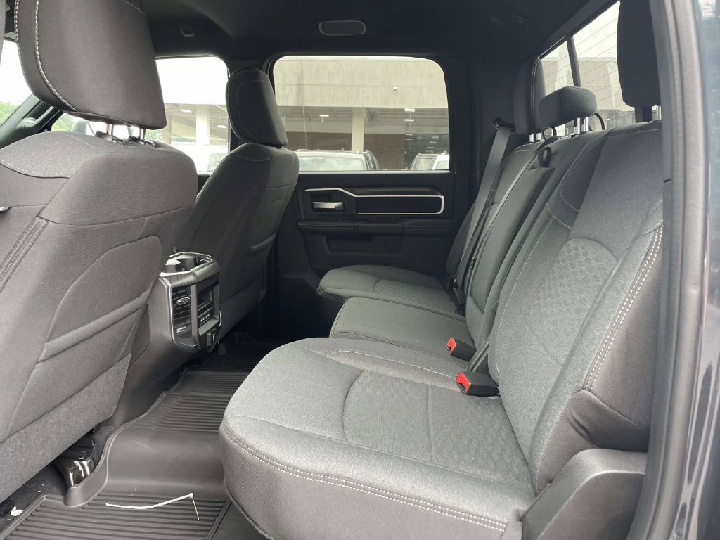 New 2026 RAM 3500 Big Horn AWD/4WD image 19