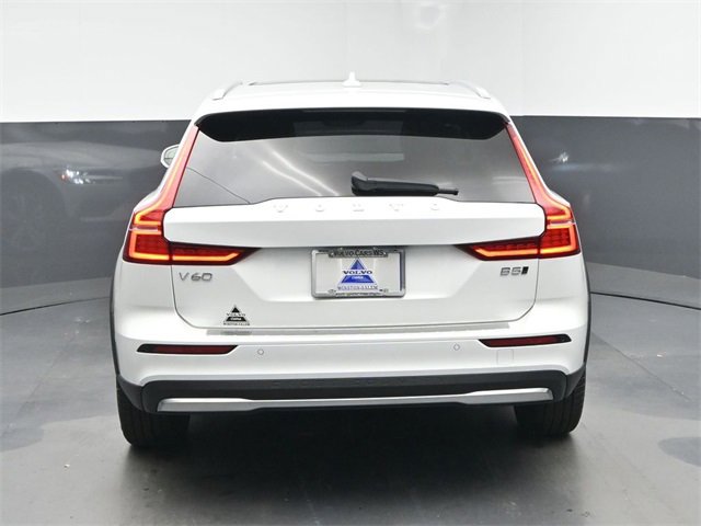 Used 2024 Volvo V60 B5 Cross Country Plus image 7