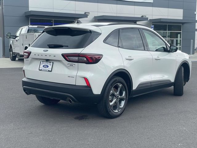 Certified 2025 Ford Escape ST-Line AWD/4WD image 3