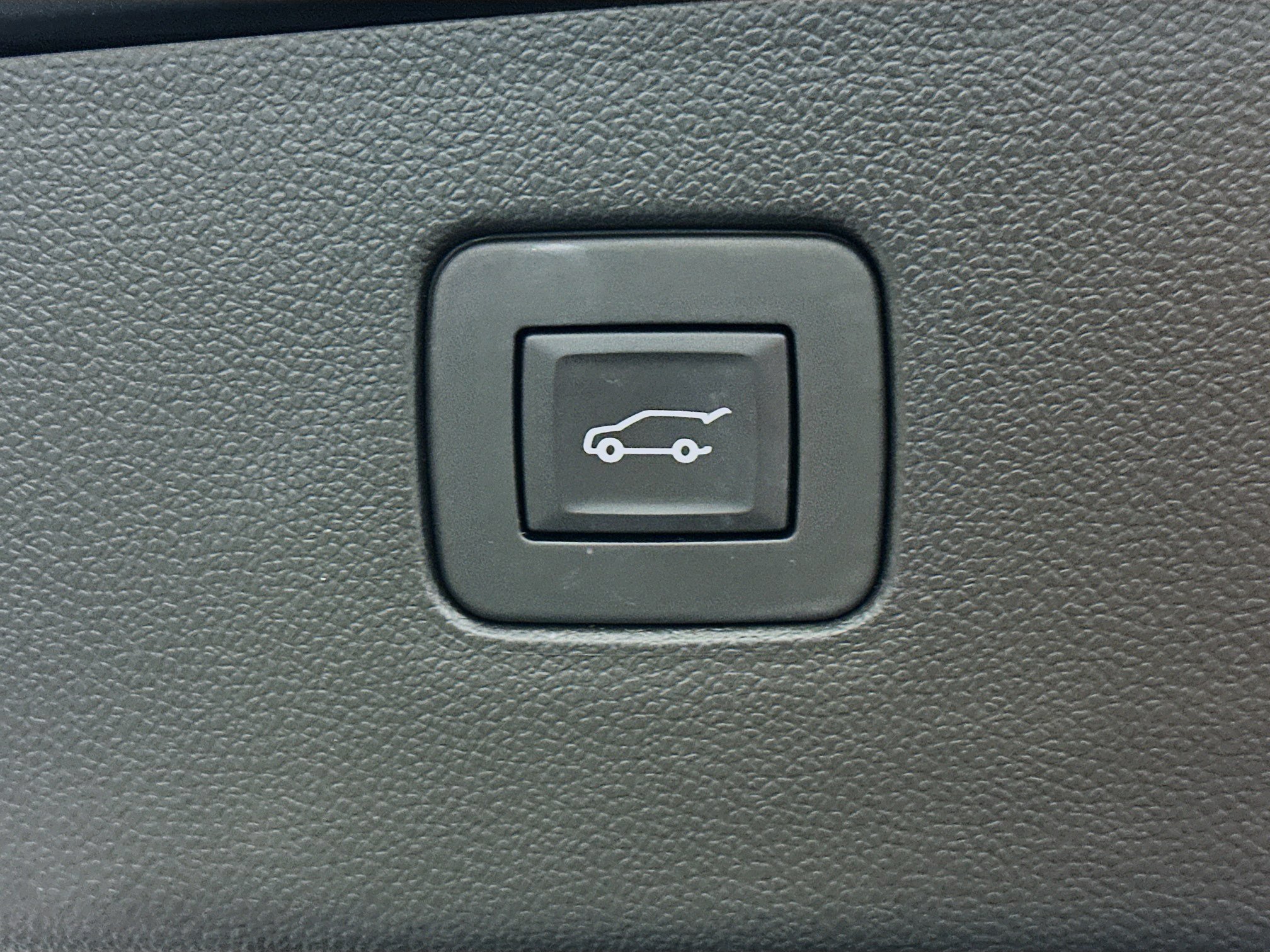 Used 2024 Buick Envista Sport Touring w/ Convenience II Package FWD image 27