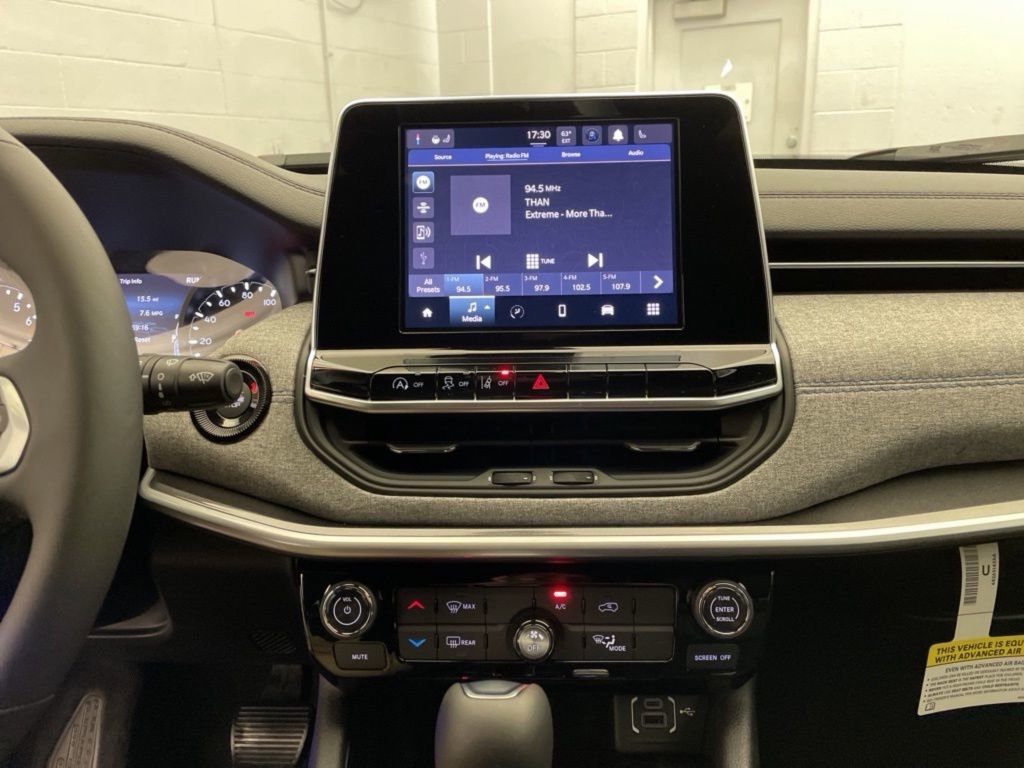 New 2026 Jeep Compass Latitude image 10