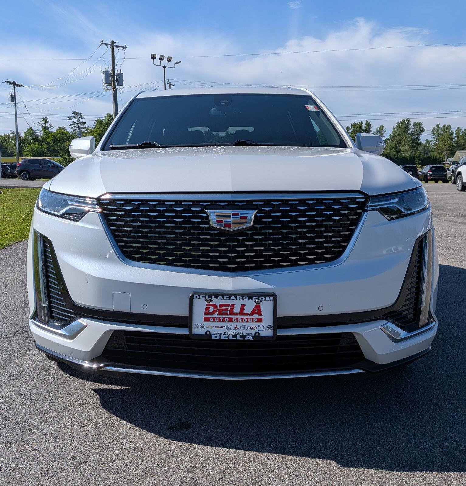 Used 2024 Cadillac XT6 Luxury AWD/4WD image 2