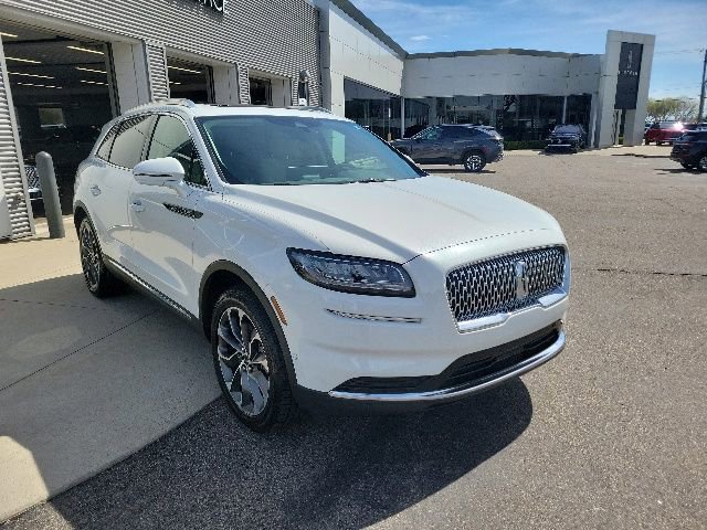 Certified 2023 Lincoln Nautilus Reserve w/ Equipment Group 201A AWD/4WD image 12