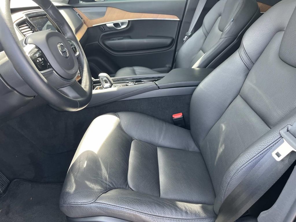 Used 2023 Volvo XC90 B6 Plus w/ Protection Package Premier image 28