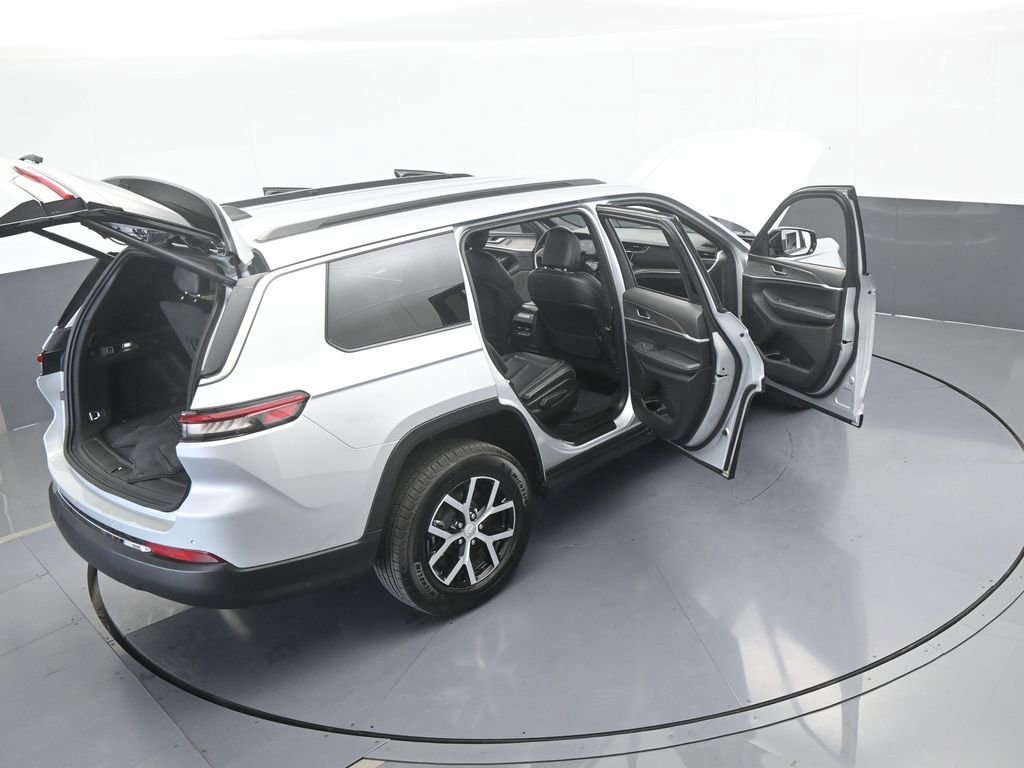 Used 2025 Jeep Grand Cherokee L Limited image 69