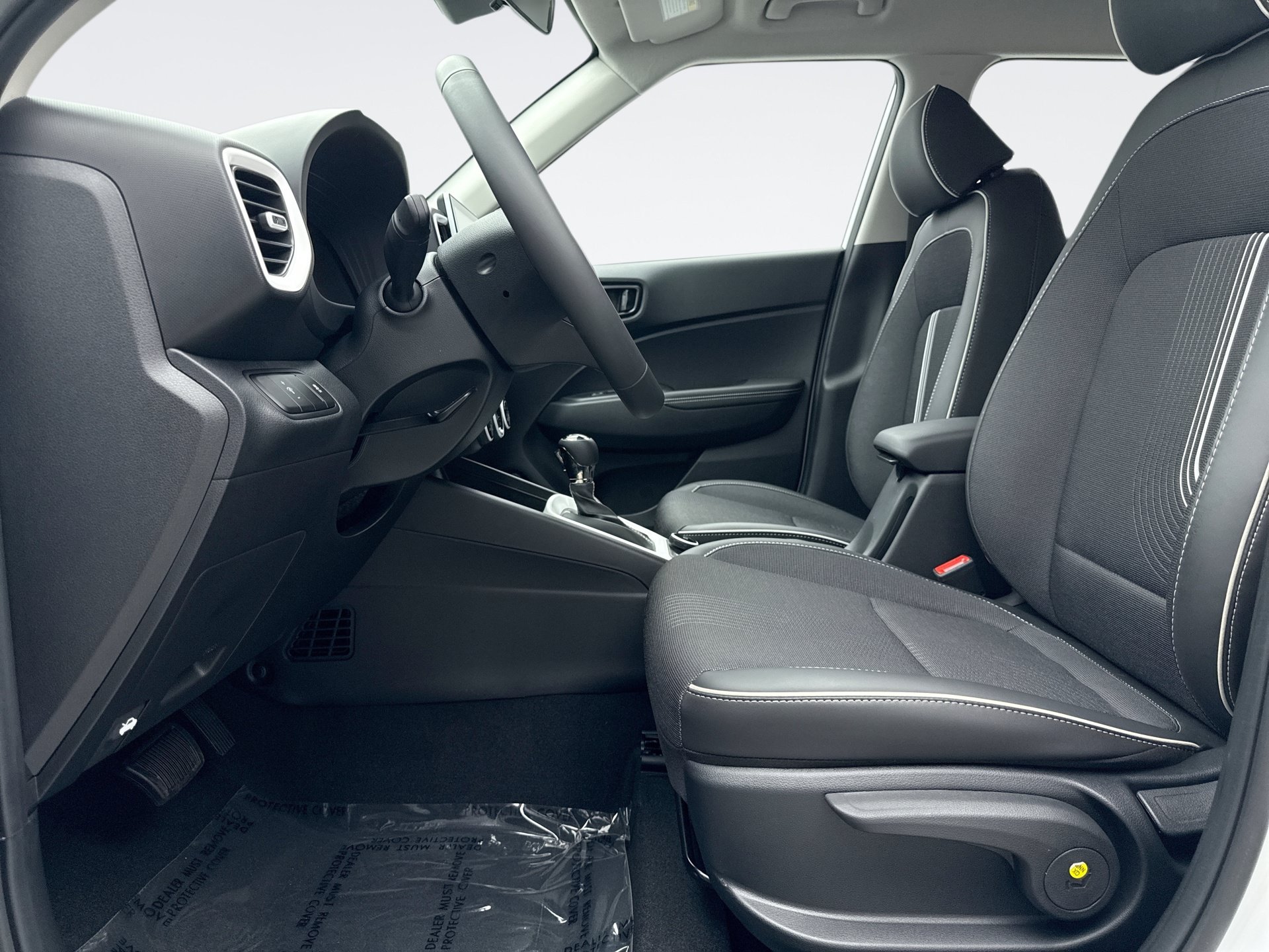Used 2026 Hyundai Venue SEL FWD image 11