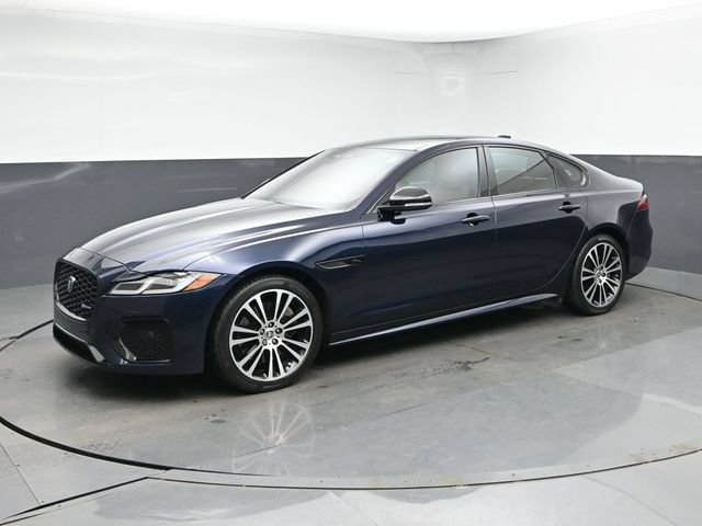 Used 2024 Jaguar XF R-Dynamic SE AWD/4WD image 4