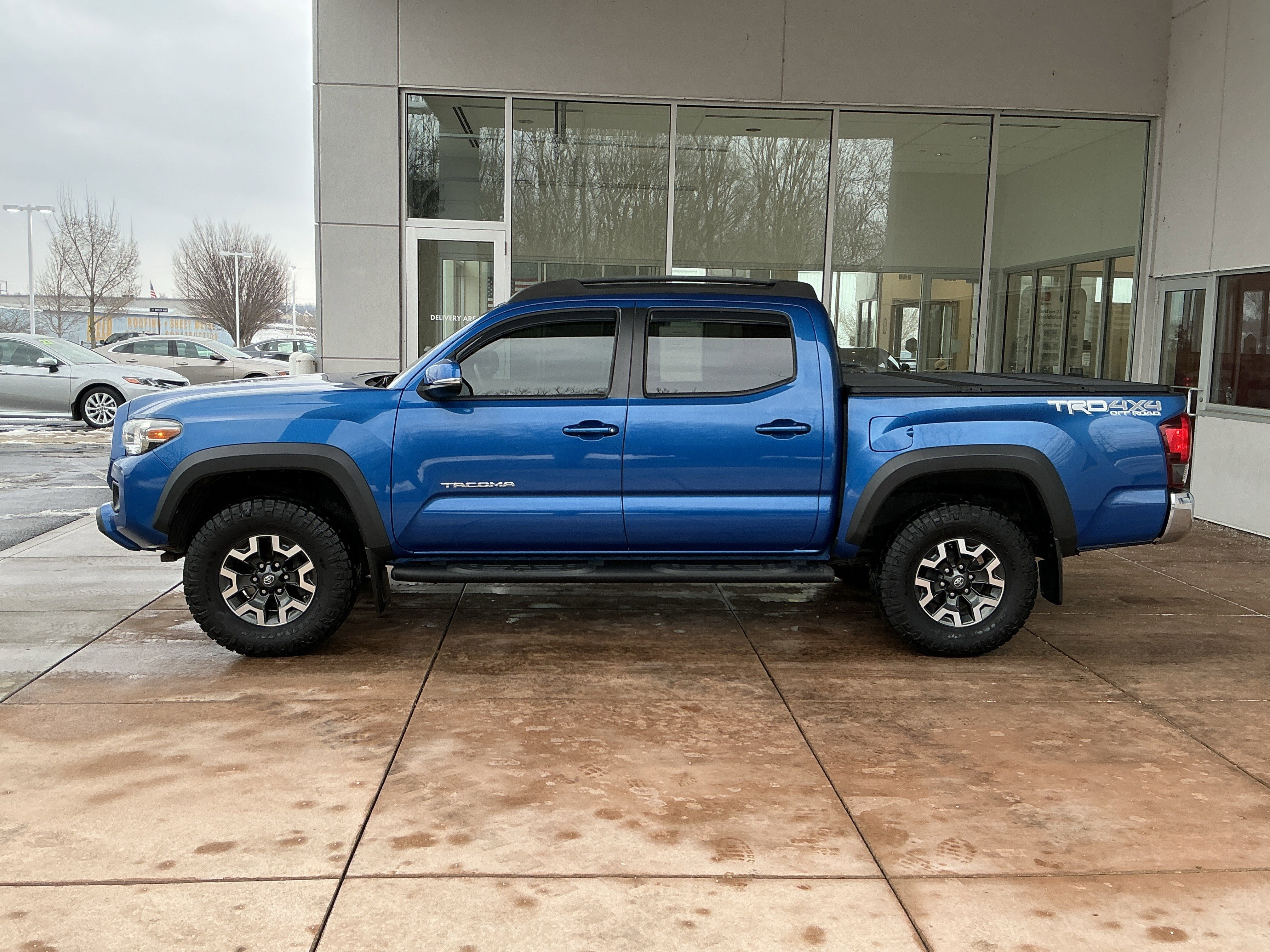 Used 2018 Toyota Tacoma TRD Off-Road image 19