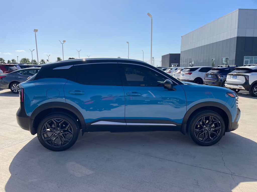 Certified 2025 Nissan Kicks SR FWD image 6