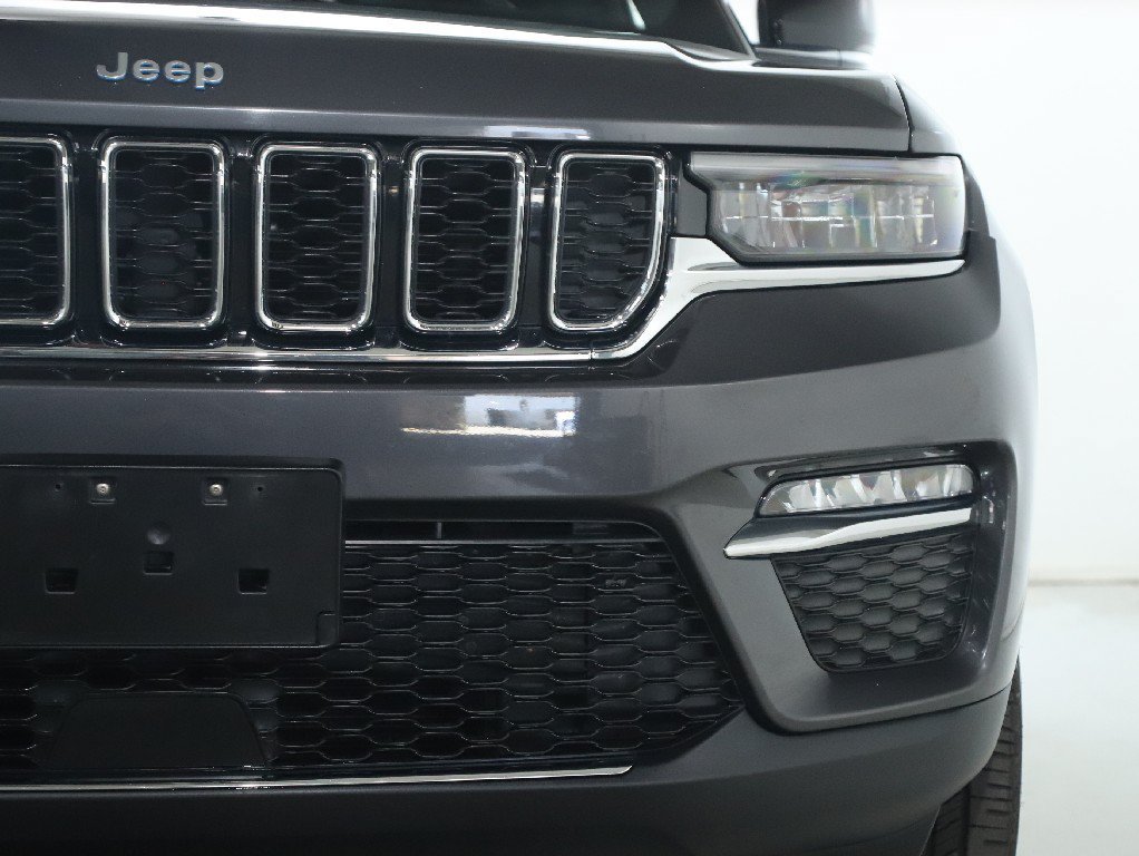 Used 2024 Jeep Grand Cherokee Limited 4xe AWD/4WD image 8