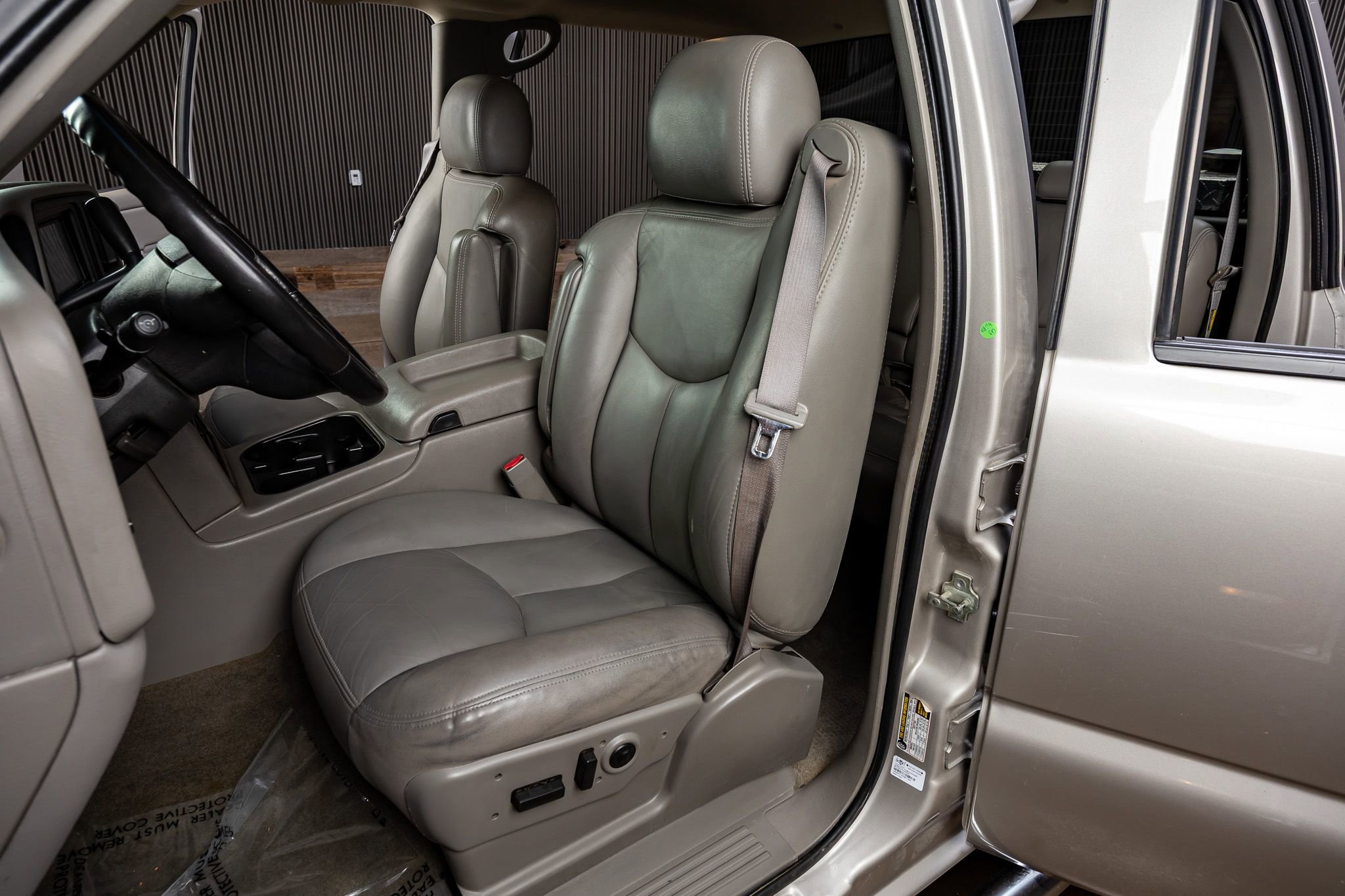 Used 2005 Chevrolet Silverado 3500 LT w/ Heavy-Duty Power Package image 24