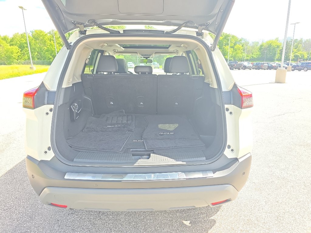 Certified 2023 Nissan Rogue SV w/ SV Premium B Package AWD/4WD image 7