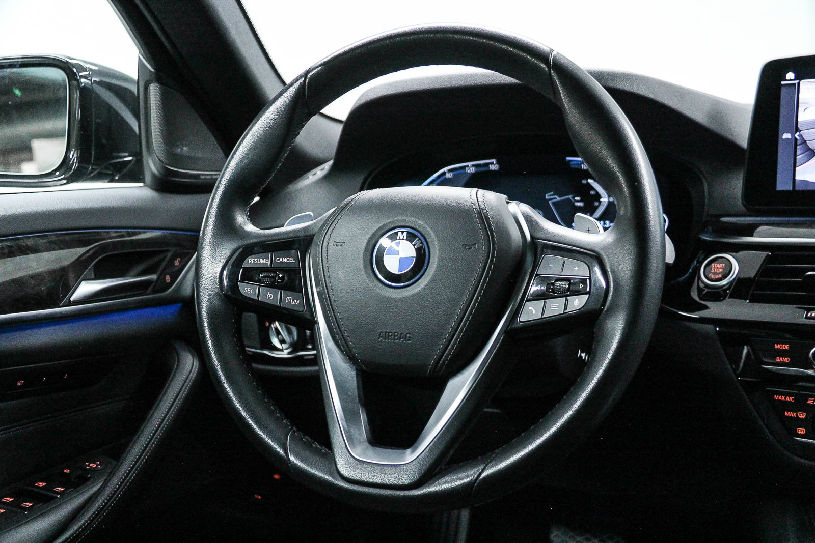 Certified 2023 BMW 530e w/ Premium Package RWD image 16
