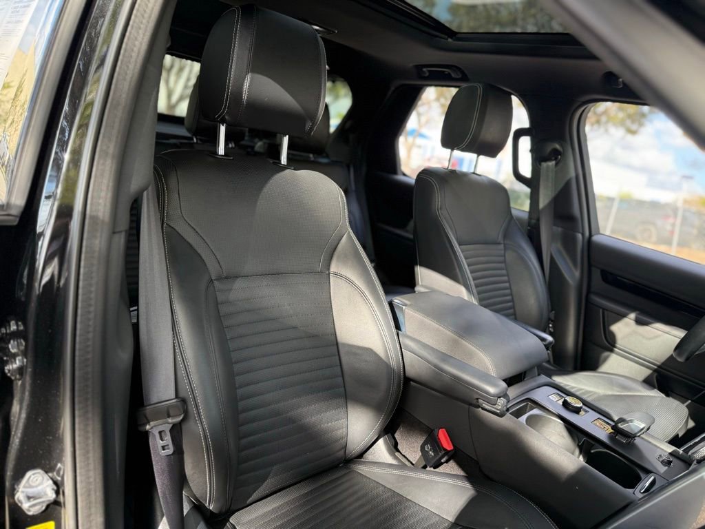Used 2021 Land Rover Discovery S AWD/4WD image 37