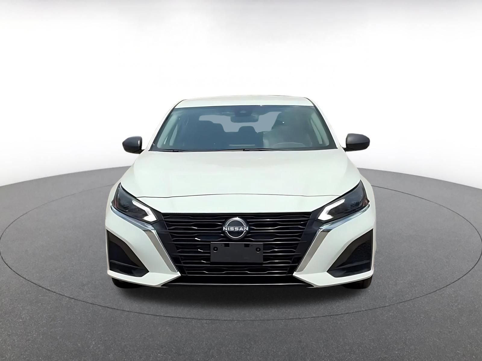 Used 2025 Nissan Altima 2.5 SV FWD image 7