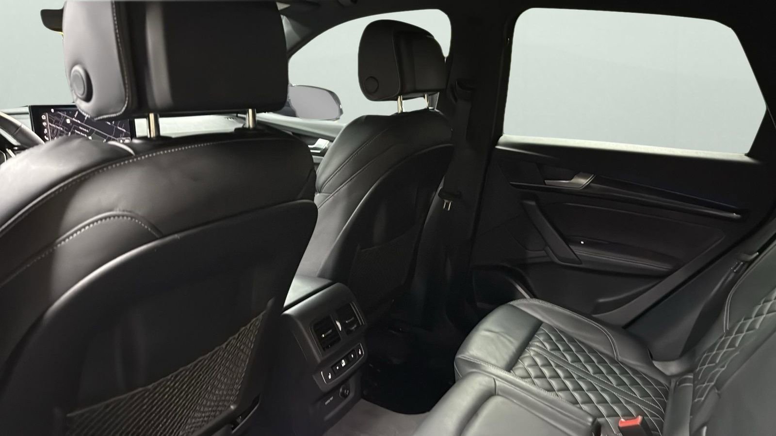 Used 2023 Audi SQ5 Prestige image 29