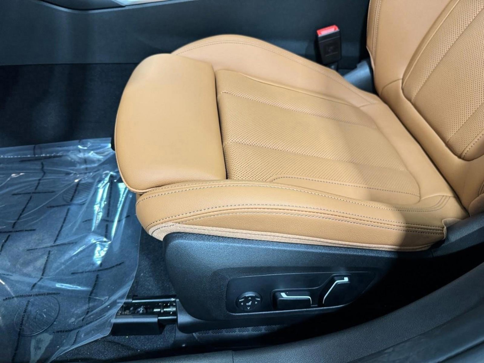 Used 2025 BMW 330i xDrive Sedan w/ Premium Package image 25