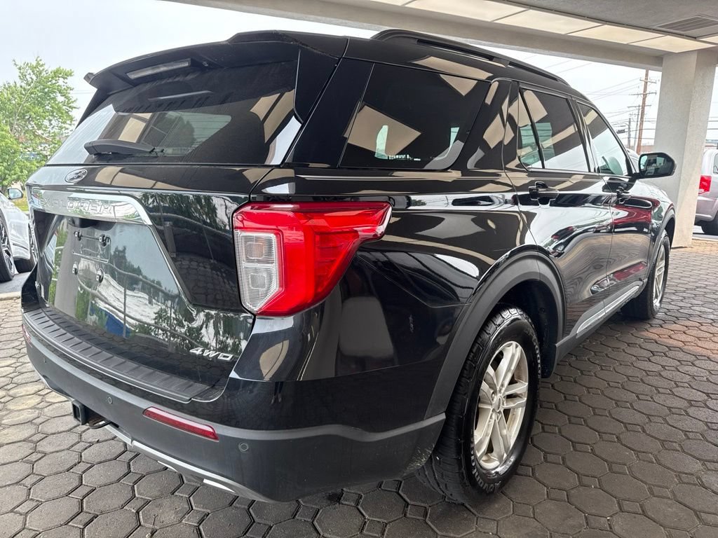Certified 2023 Ford Explorer XLT w/ Equipment Group 202A AWD/4WD image 6