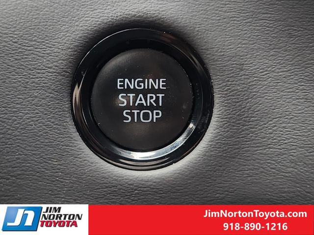 Used 2025 Toyota Tundra Platinum AWD/4WD image 22