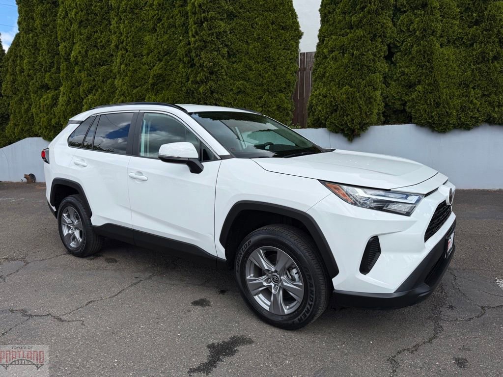 Certified 2022 Toyota RAV4 XLE AWD/4WD image 1