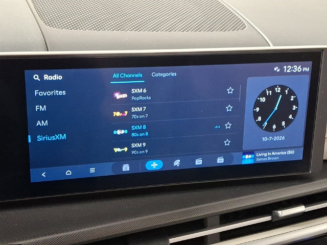 Used 2024 Hyundai Santa Fe SEL AWD/4WD image 3
