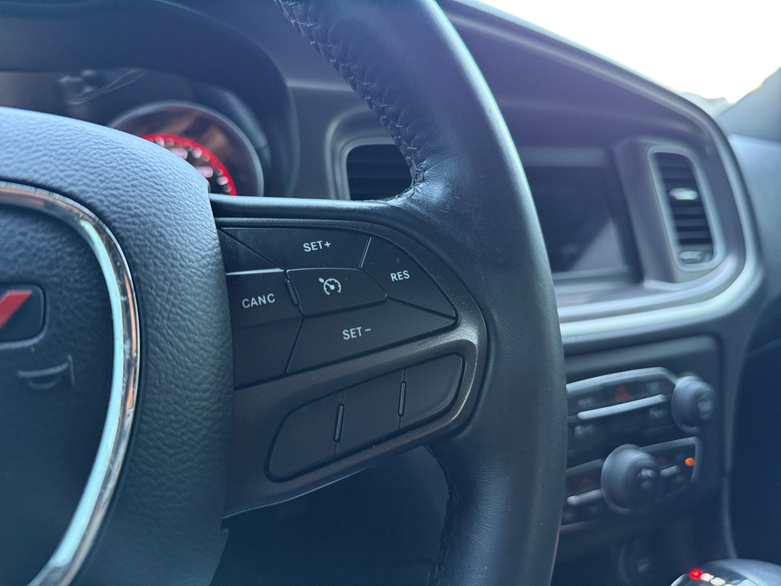 Used 2022 Dodge Charger SXT image 15