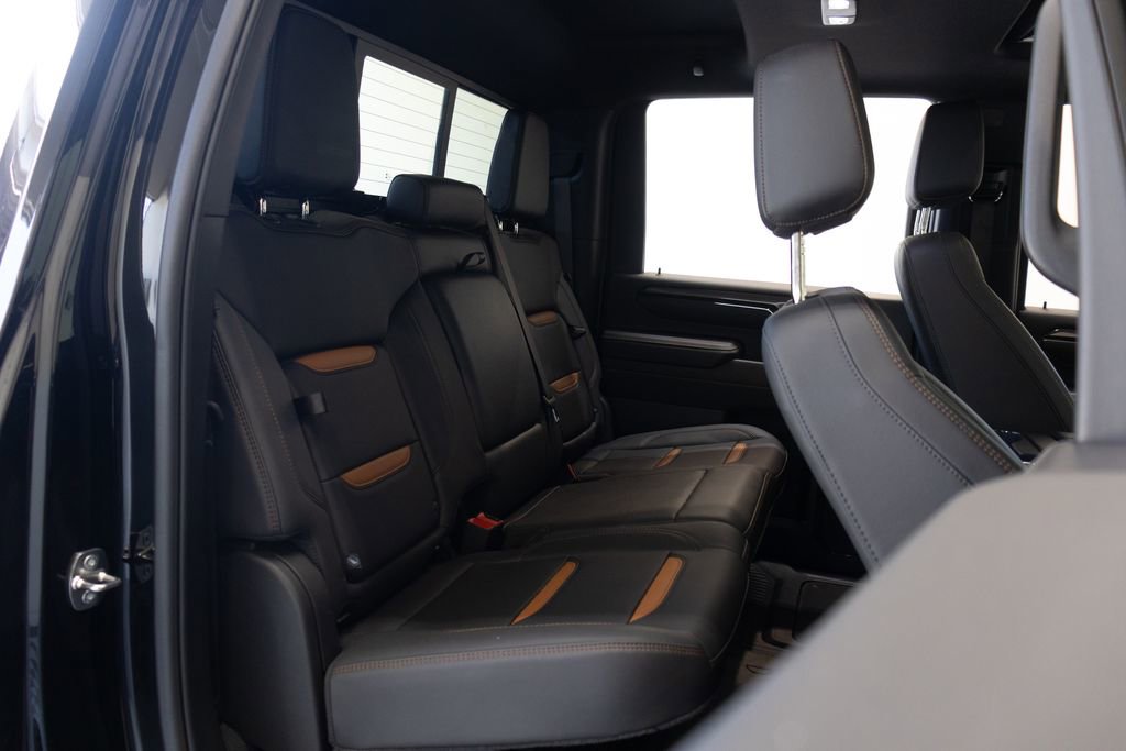 Used 2024 GMC Sierra 2500 AT4 w/ AT4 Premium Plus Package AWD/4WD image 30