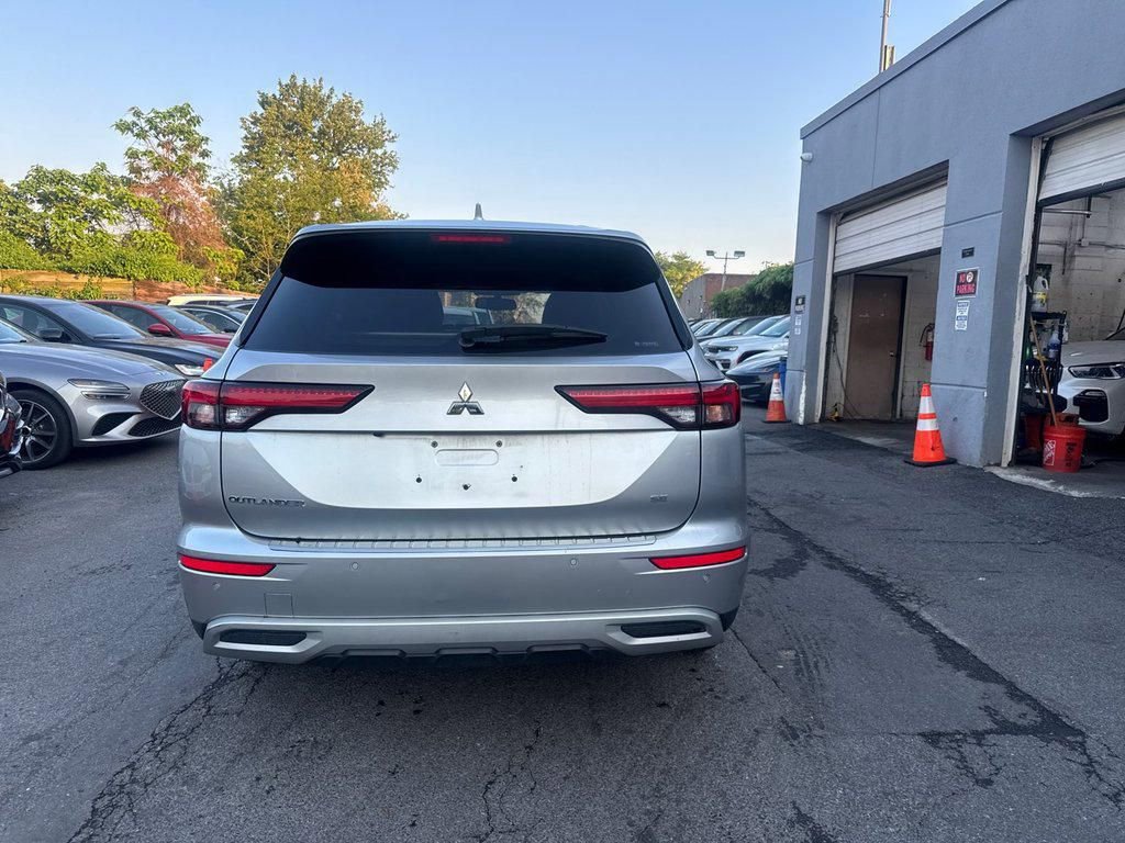Used 2022 Mitsubishi Outlander SE AWD/4WD image 4