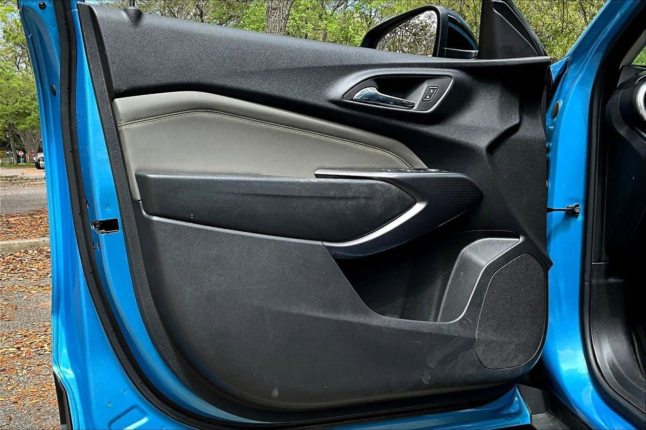 Used 2025 Chevrolet Trax ACTIV w/ Driver Confidence Package FWD image 17