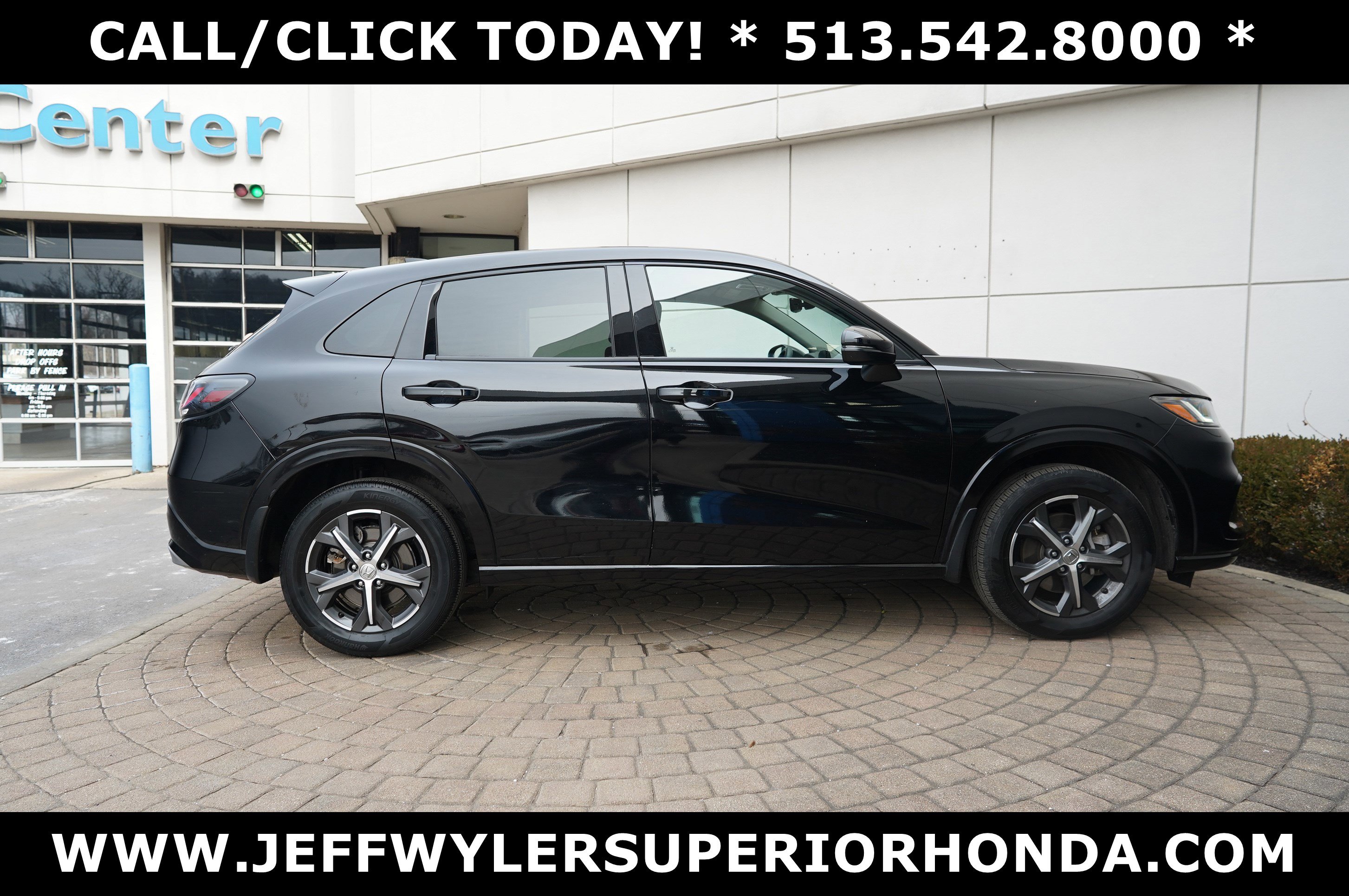 Used 2024 Honda HR-V EX-L image 2