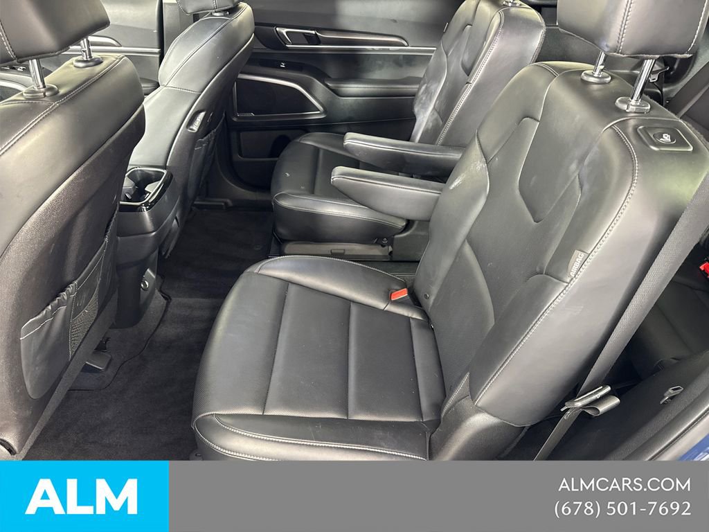 Used 2025 Kia Telluride S FWD image 24