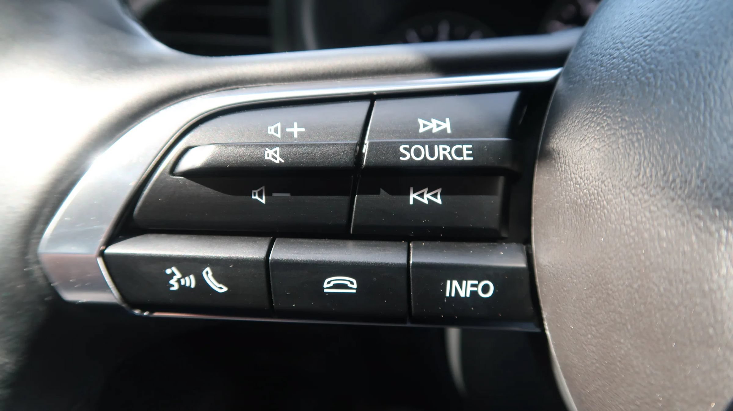 Used 2025 MAZDA MAZDA3 s FWD image 35