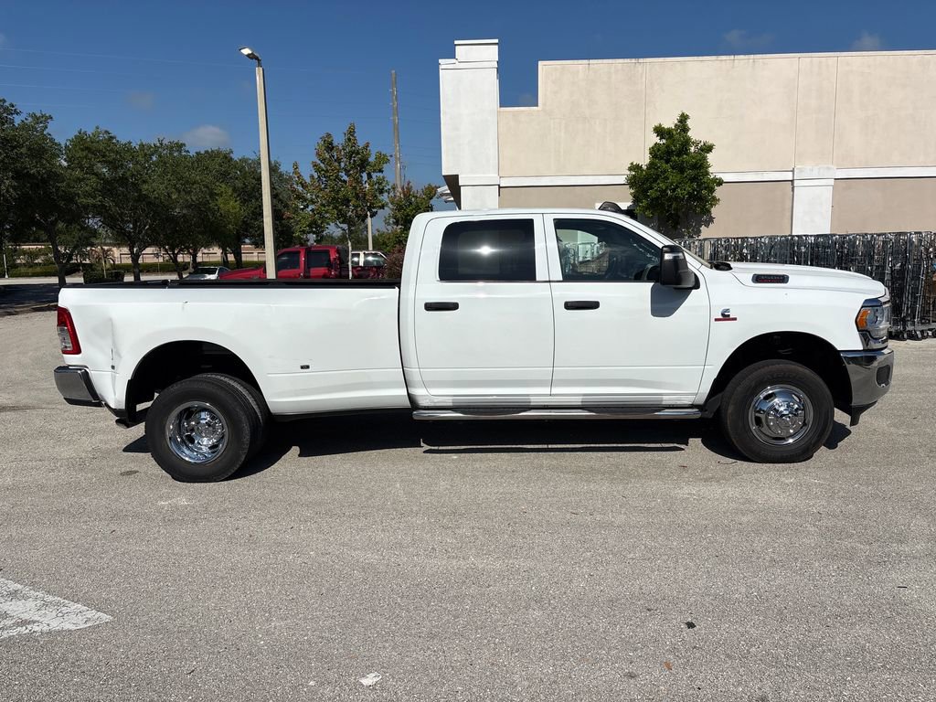 Used 2024 RAM 3500 Tradesman w/ Chrome Appearance Group AWD/4WD image 2