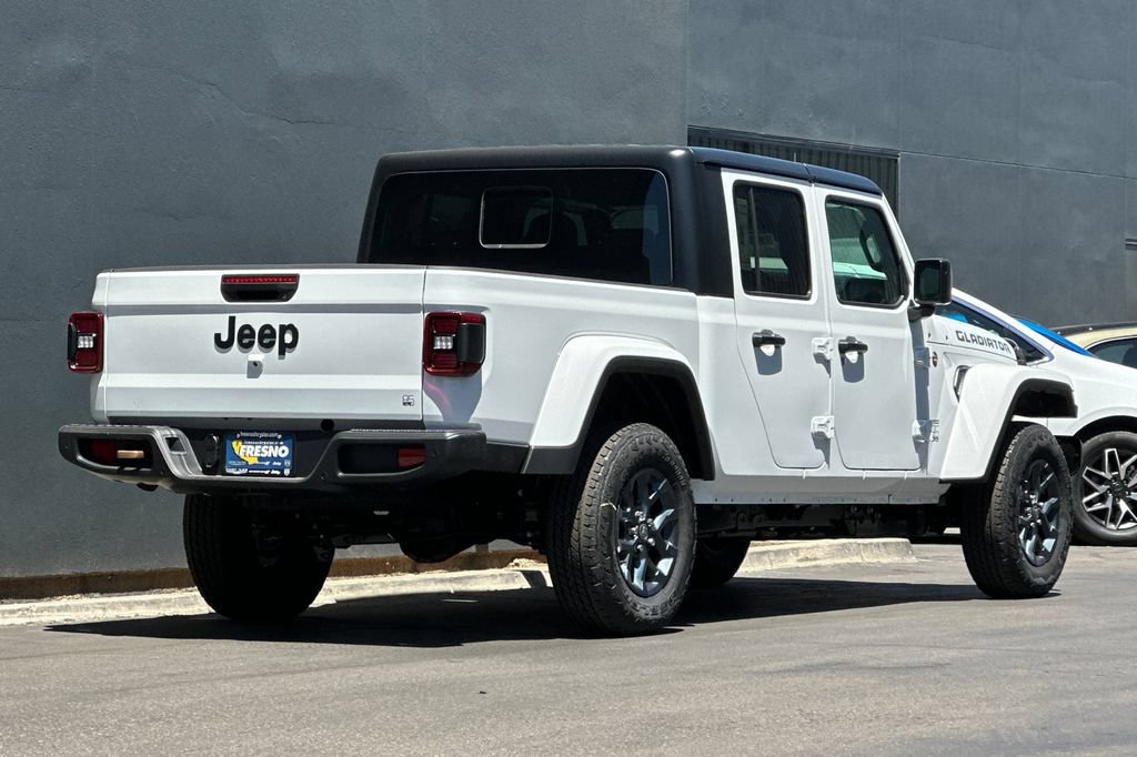 New 2026 Jeep Gladiator Sport AWD/4WD image 4