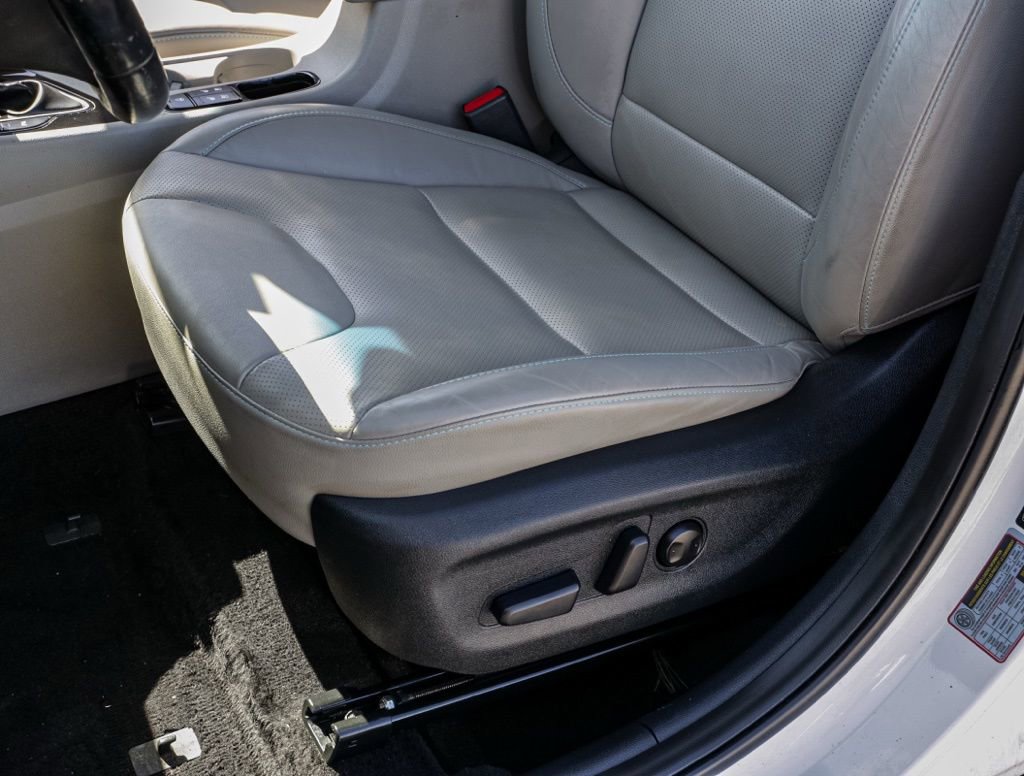 Used 2018 Kia Niro EX Premium FWD image 17
