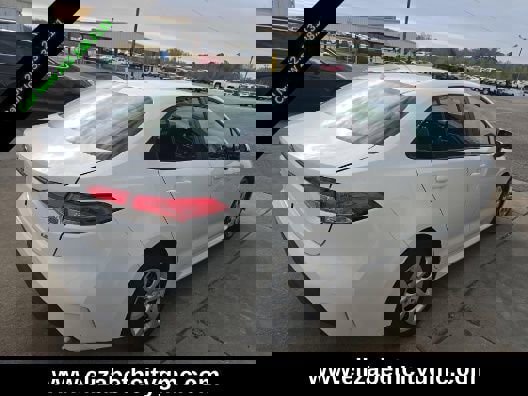 Used 2024 Toyota Corolla LE image 2