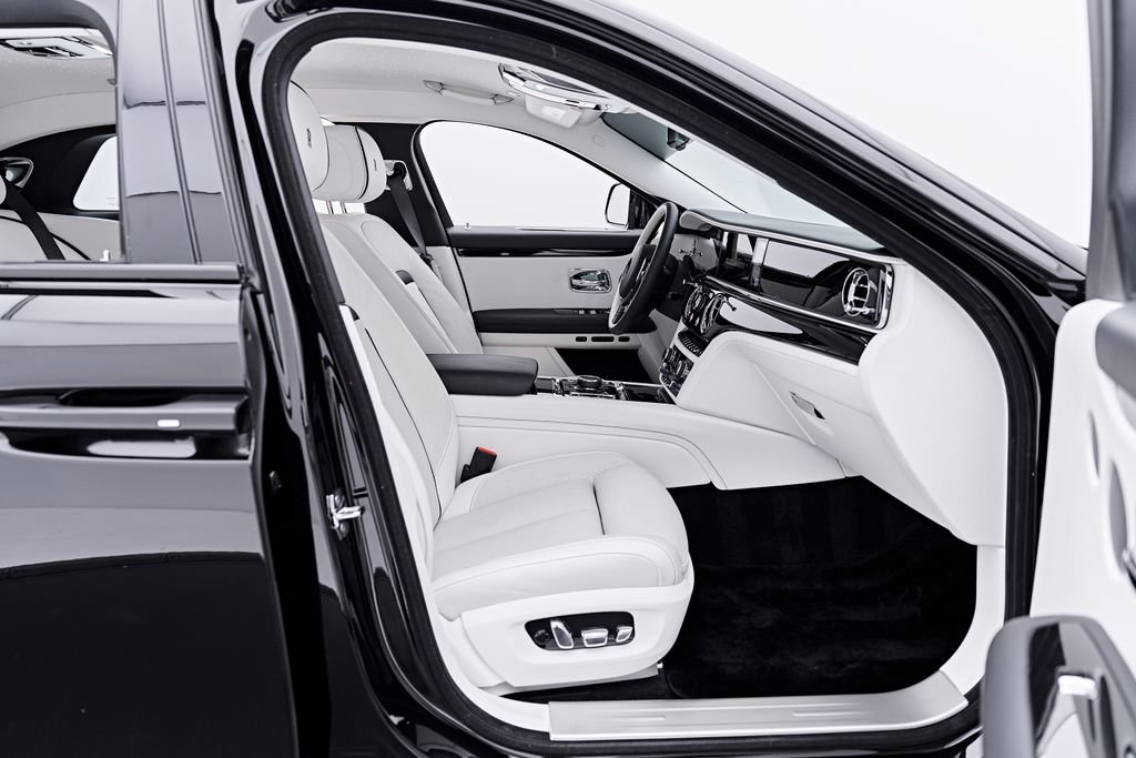 Used 2026 Rolls-Royce Ghost AWD/4WD image 48
