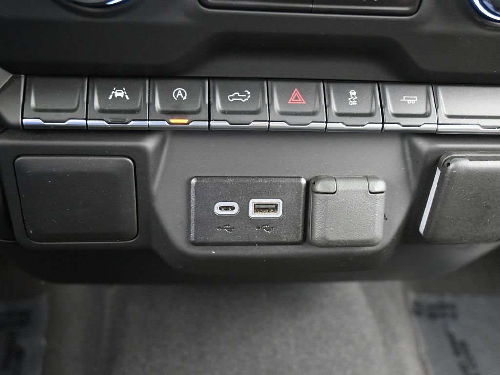 Used 2025 Chevrolet Silverado 1500 Custom image 26