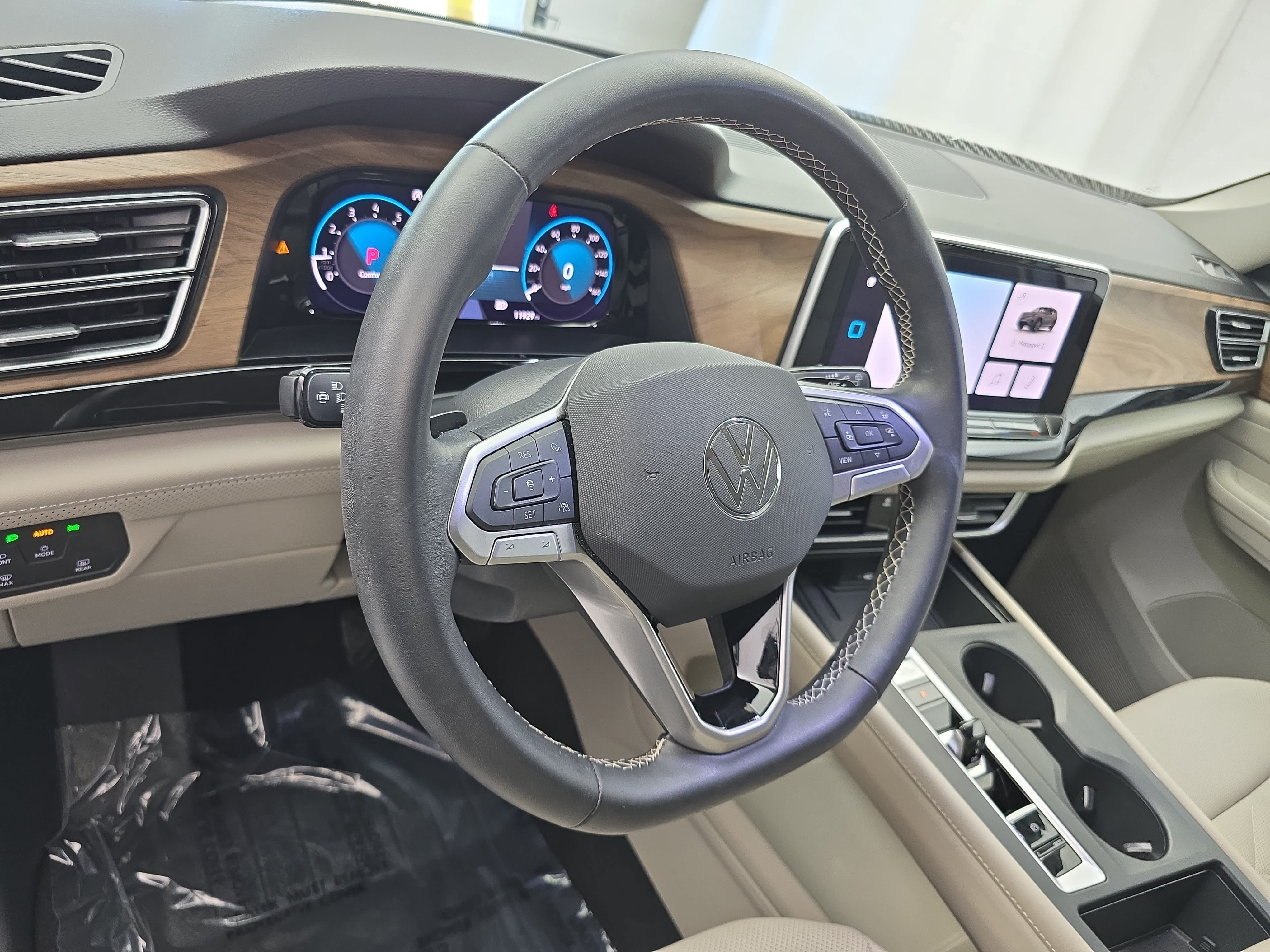 Certified 2026 Volkswagen Atlas SE FWD image 16