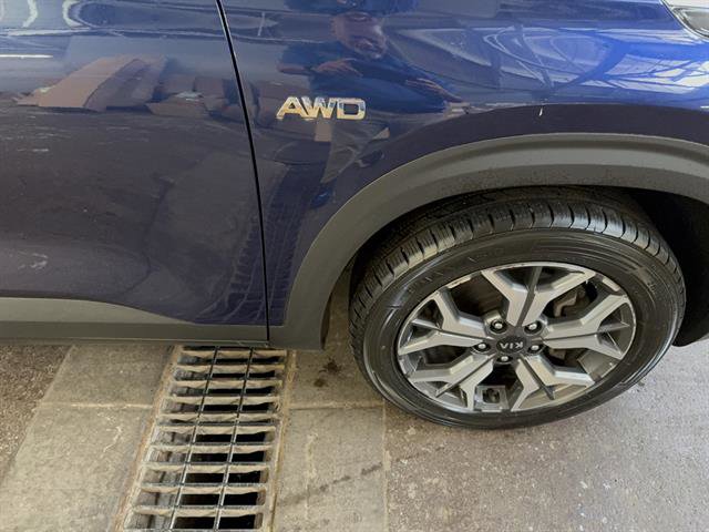 Used 2021 Kia Seltos EX image 18