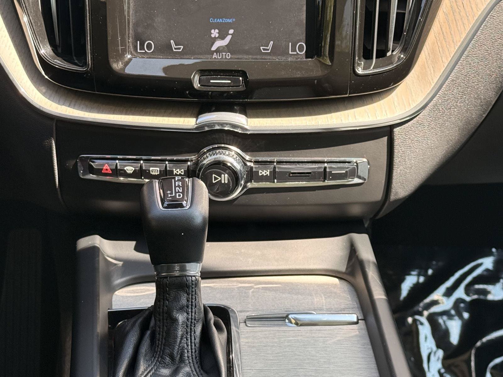 Used 2018 Volvo XC60 T6 Inscription AWD/4WD image 30