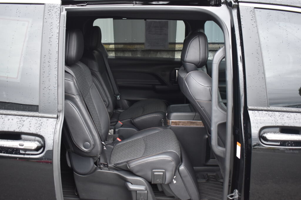 Certified 2025 Toyota Sienna Platinum AWD/4WD image 22
