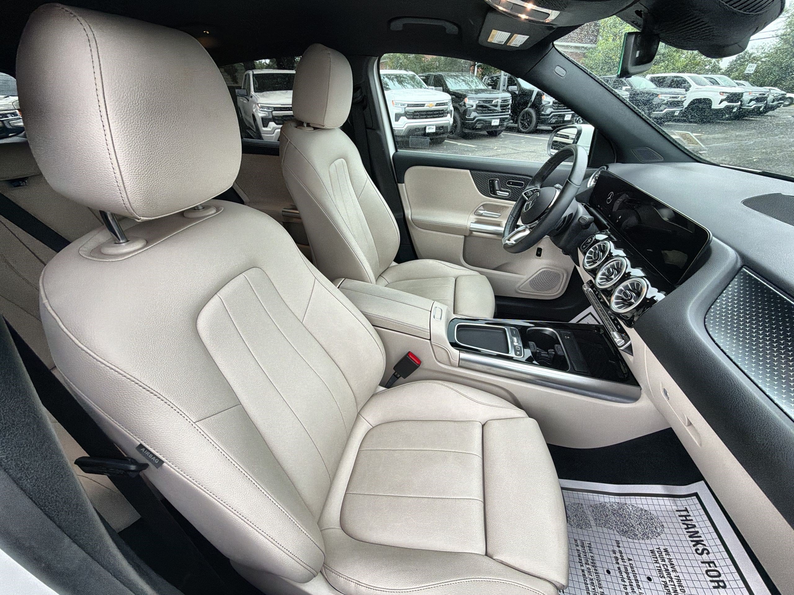 Used 2025 Mercedes-Benz GLA 250 4MATIC w/ Winter Package image 29