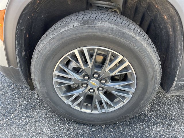 Used 2025 Chevrolet Traverse LT image 10