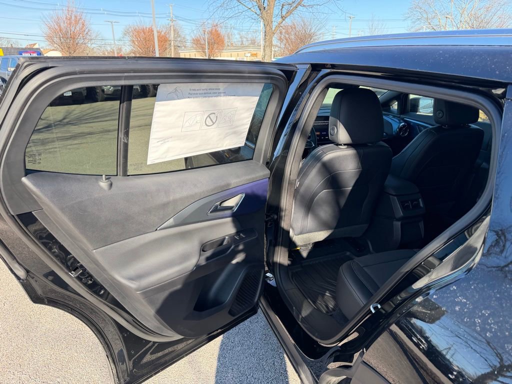 New 2026 Chevrolet Equinox EV LT AWD/4WD image 17